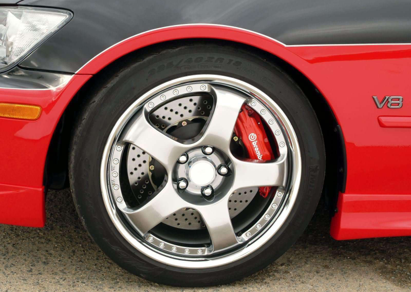 Illustration for article titled The Lexus IS430 Was the Confusing Precursor to The IS-F